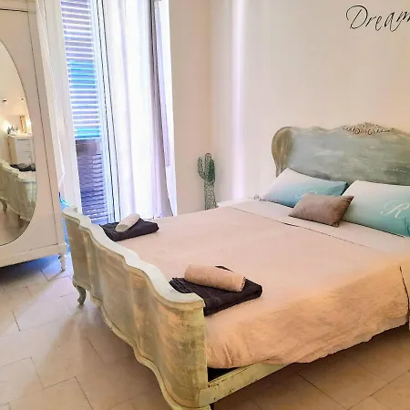 Rr Nicholas Apartament+ Wifi * Bari